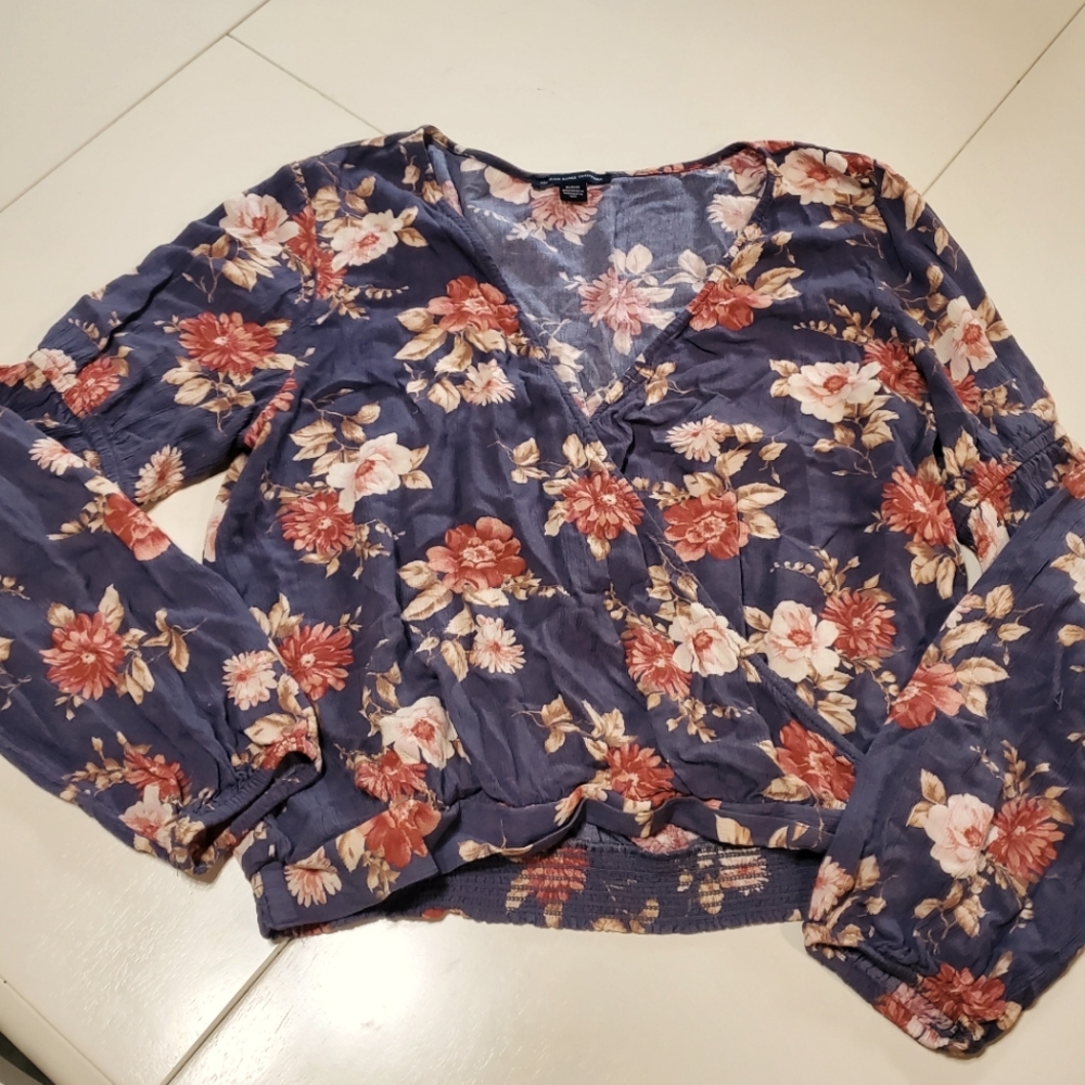 American Eagle floral blouse